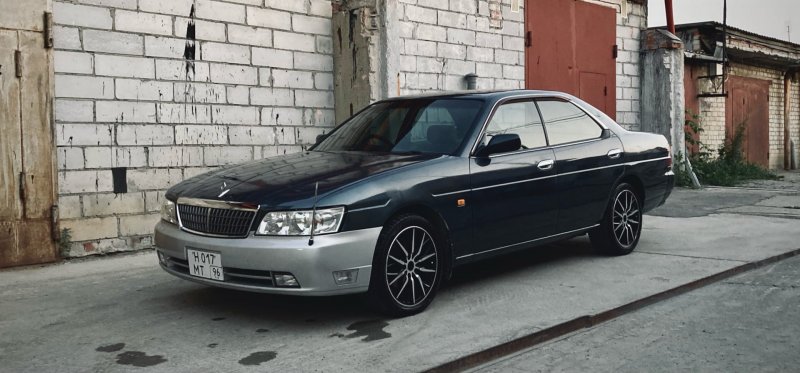 Nissan Laurel c35