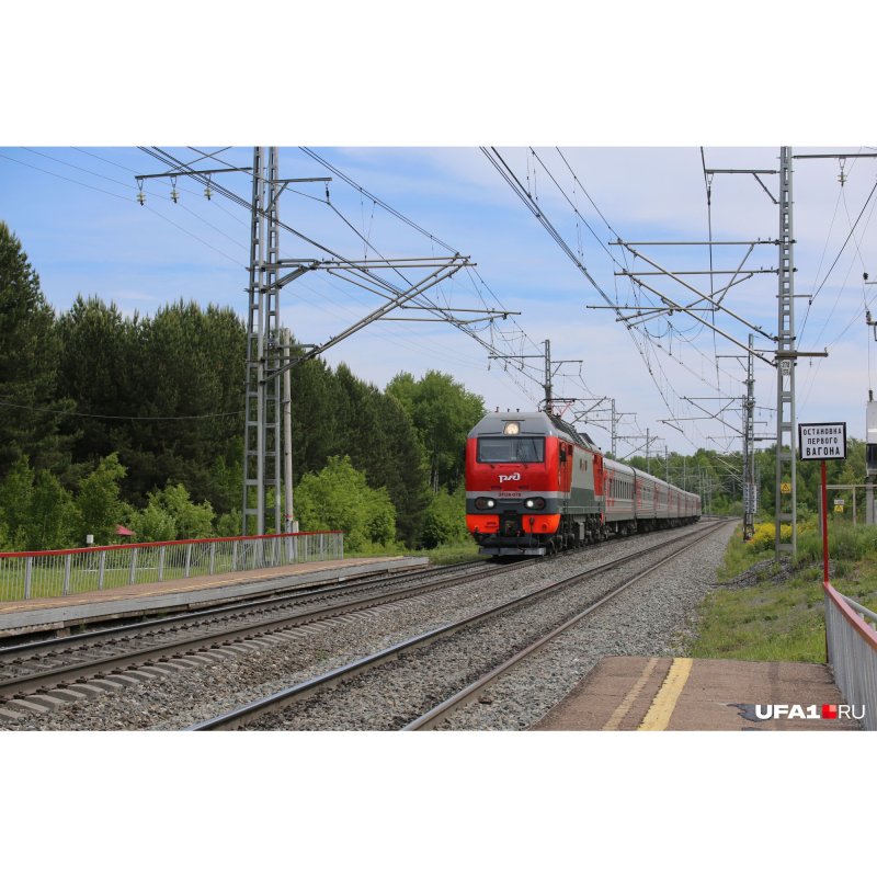 Фирменный поезд Карелия 018а