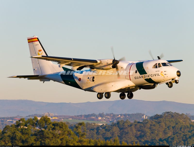Самолёт CN-235 шасси