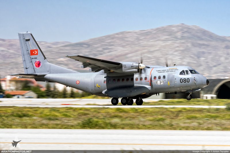 Airbus CN 235 самолет