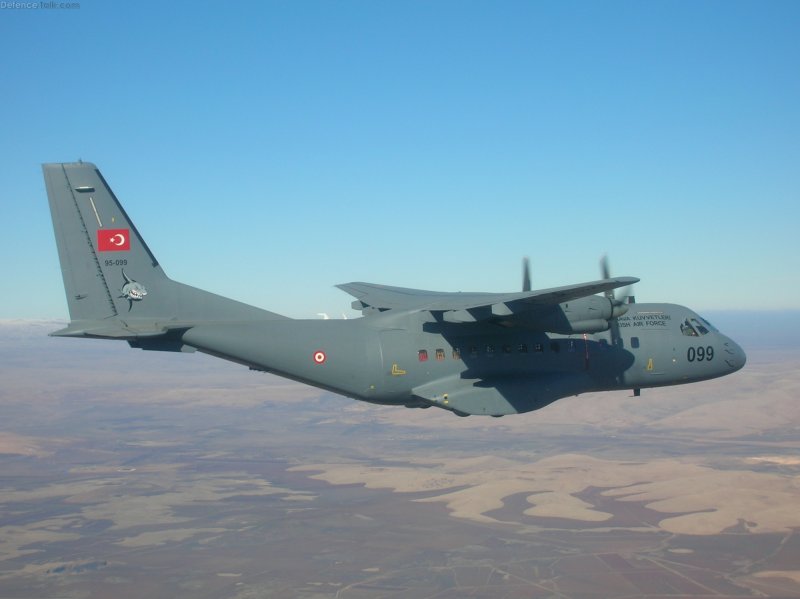 CN 235 самолет