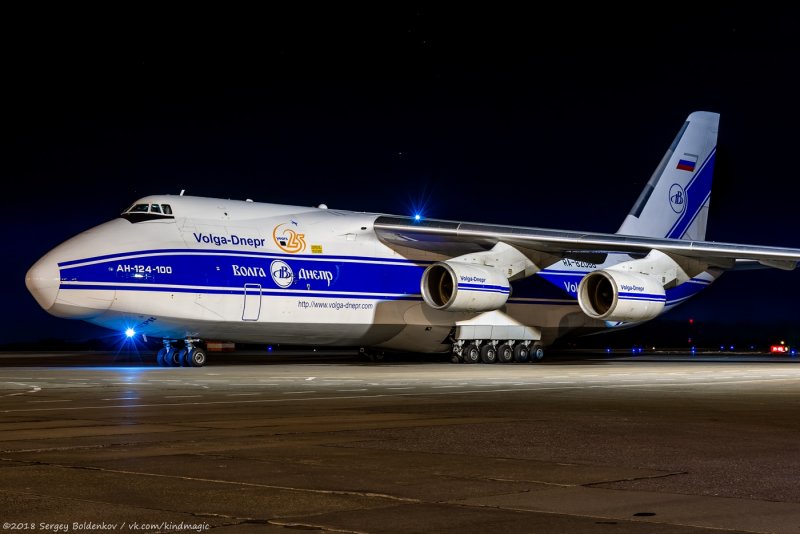 Самолет Руслан АН 124