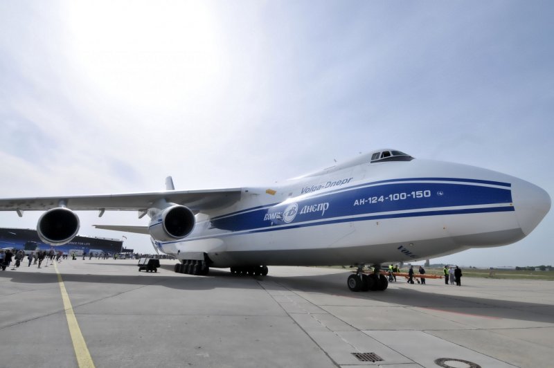 АН-124 Руслан Волга Днепр