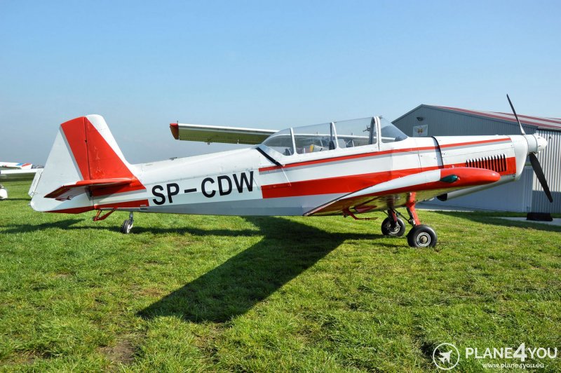 Злин z-526f