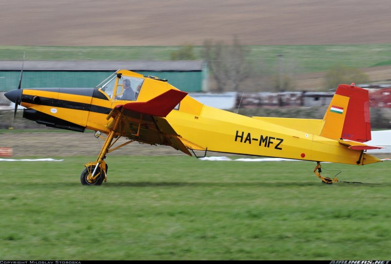 Zlin z-326 акробат