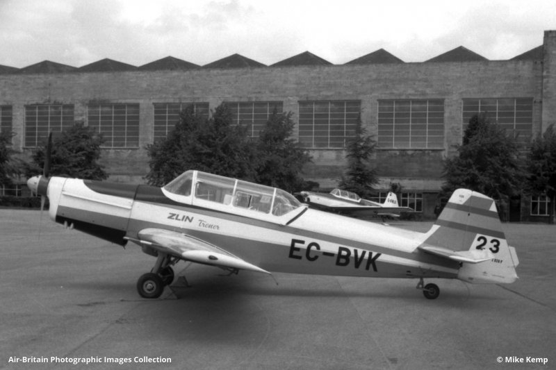 Злин z-326