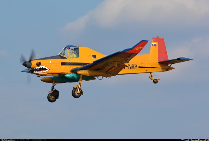 Zlin z-42m