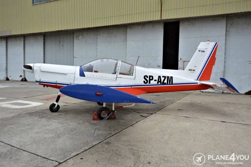 Самолет Zlin zet526