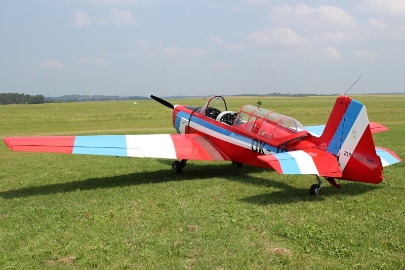Сборная модель Zlin z-226ms