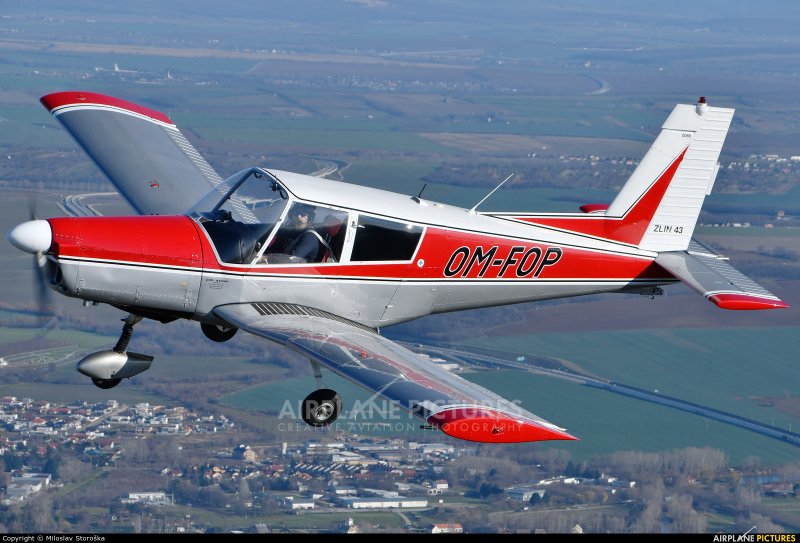 Zlin-142 ra-1804g,