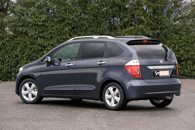 Honda. Fr-v 2004