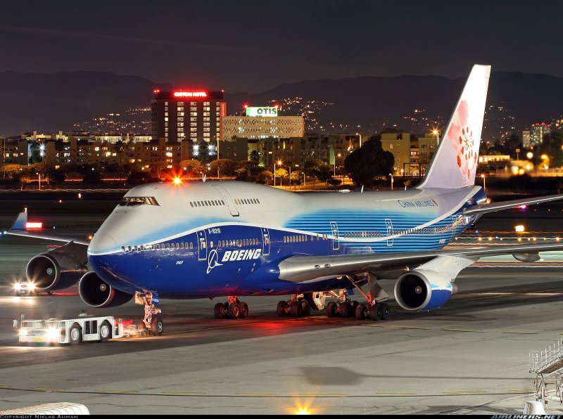 Боинг 747