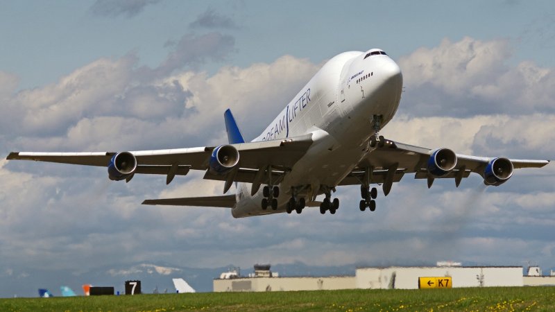 Пассажирский самолет Боинг 747
