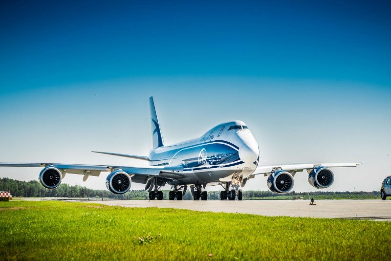 Грузовой самолет Боинг 747