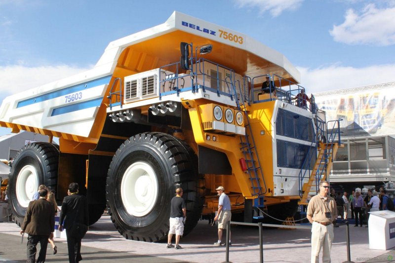 БЕЛАЗ 7560
