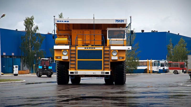 БЕЛАЗ 75210