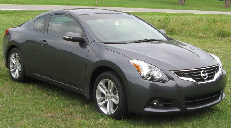 Nissan Altima Coupe 2011
