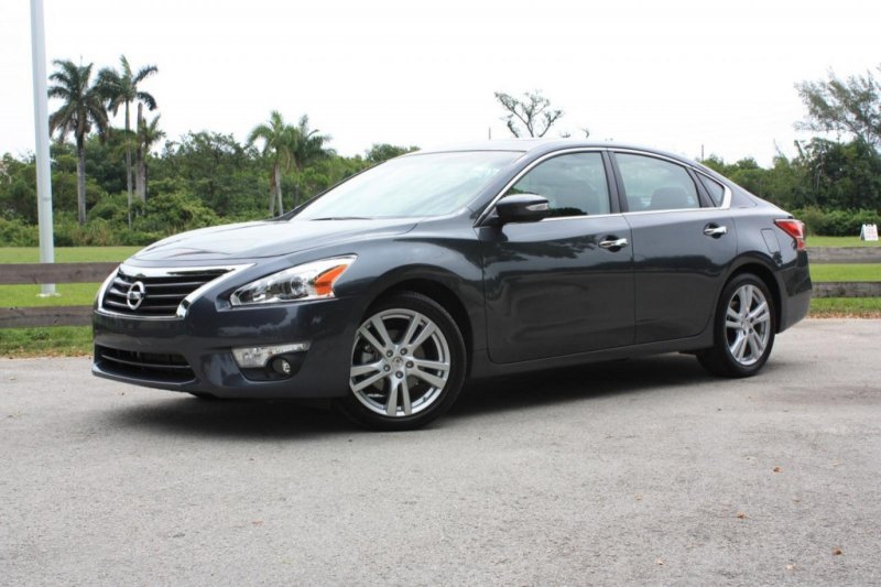 Nissan Altima 2013 Black