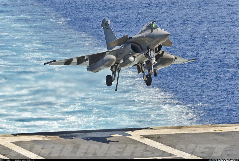 Французский истребитель Rafale