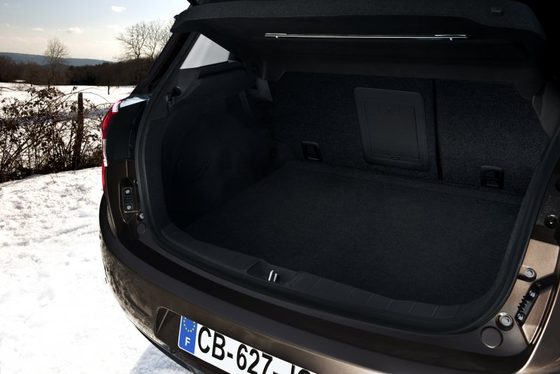 Citroen c4 sedan багажник