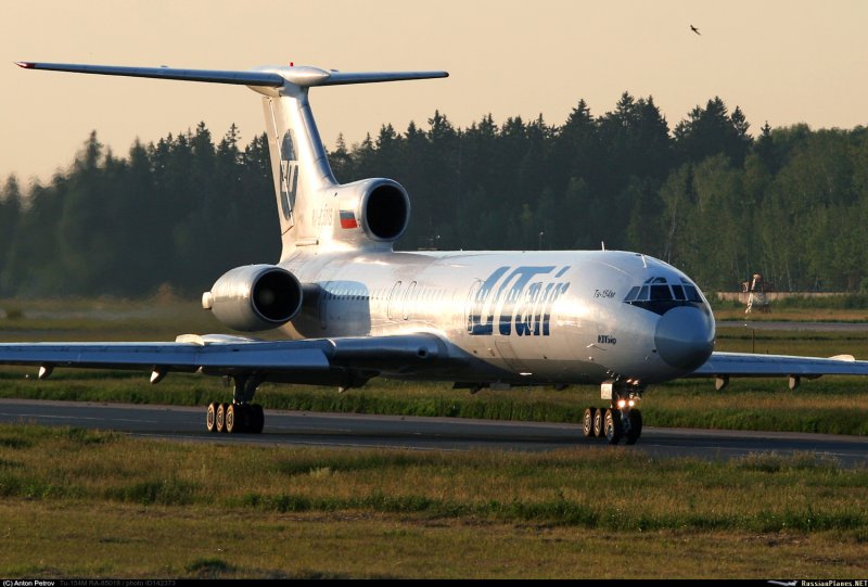Самолет ЮТЭЙР Боинг 737