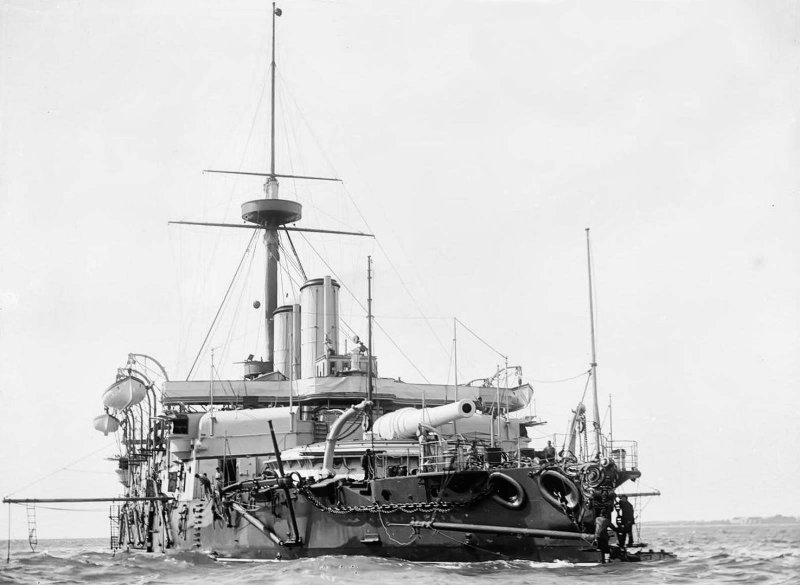Британский HMS броненосцы