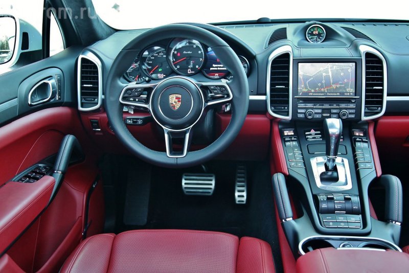 Porsche Cayenne 2016 панель