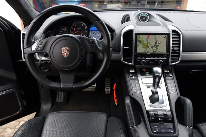 Porsche Cayenne 2007 приборка