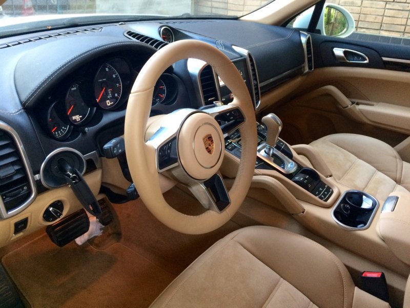 Торпедо Porsche Cayenne