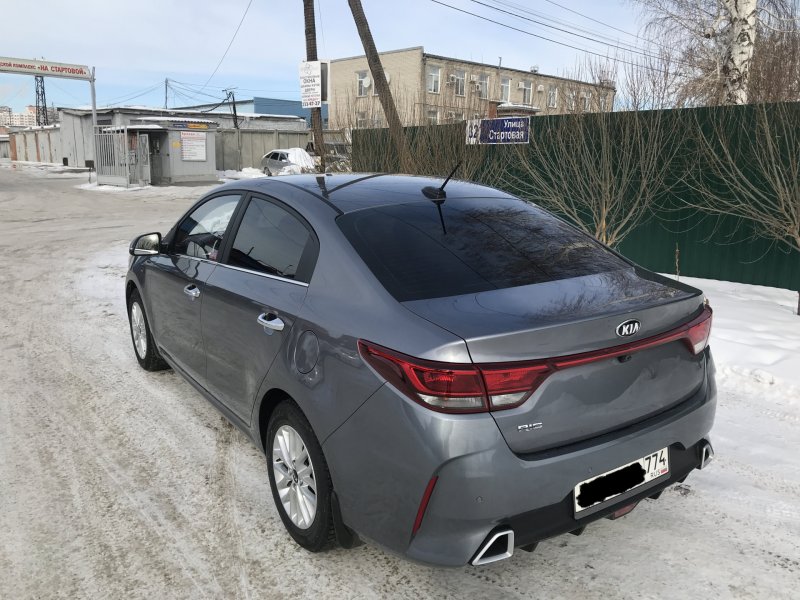 Kia Rio 2018 серый
