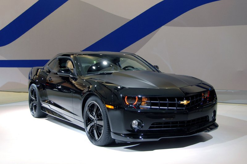 Chevrolet Camaro черный