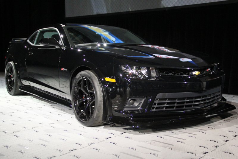 Chevrolet Camaro 2016 черный