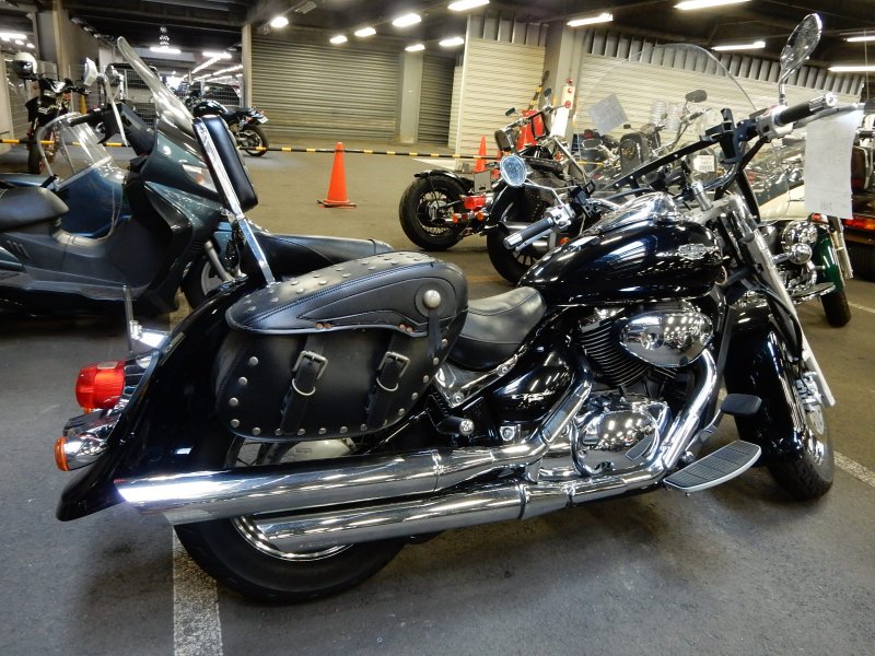 Suzuki Intruder vs 400 Classic
