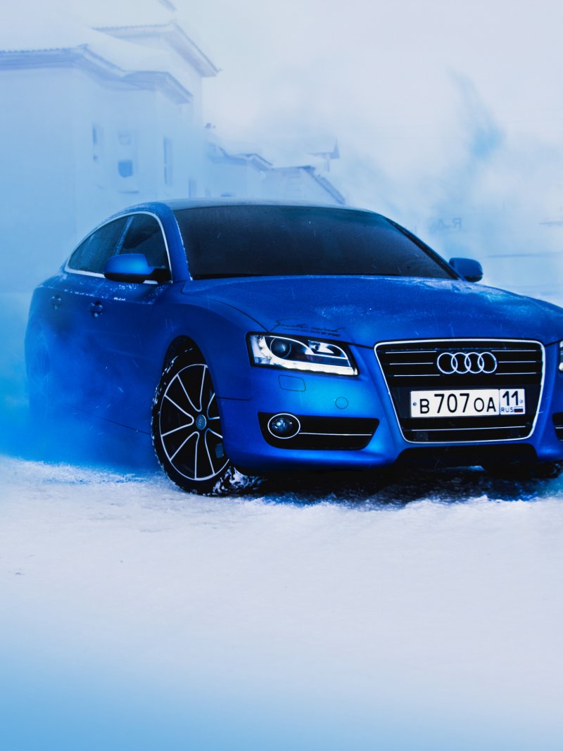 Audi a4 b8 синяя
