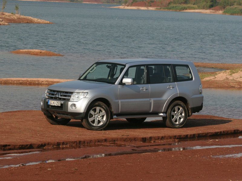 Mitsubishi Pajero 2020