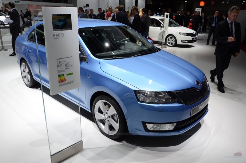 Skoda Rapid бежевый