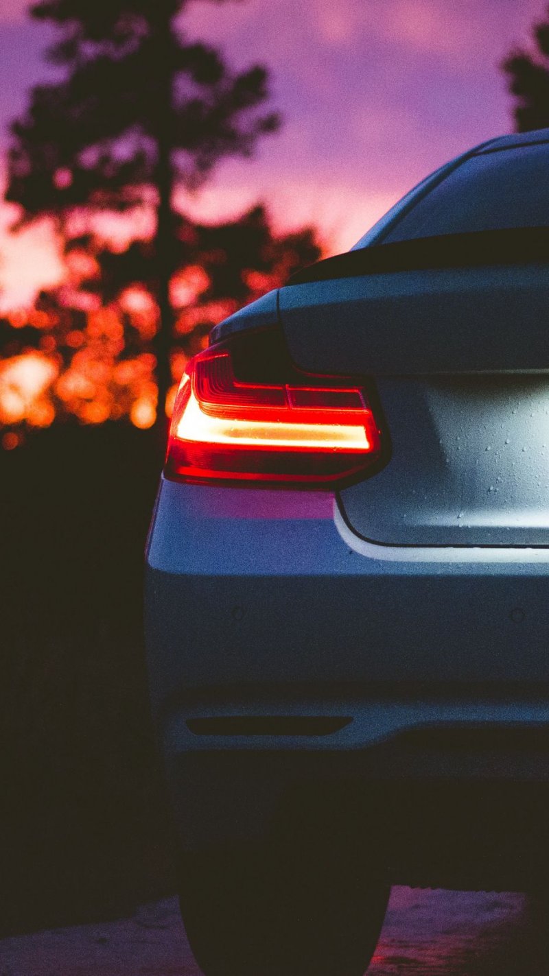 BMW 730 фары сзади