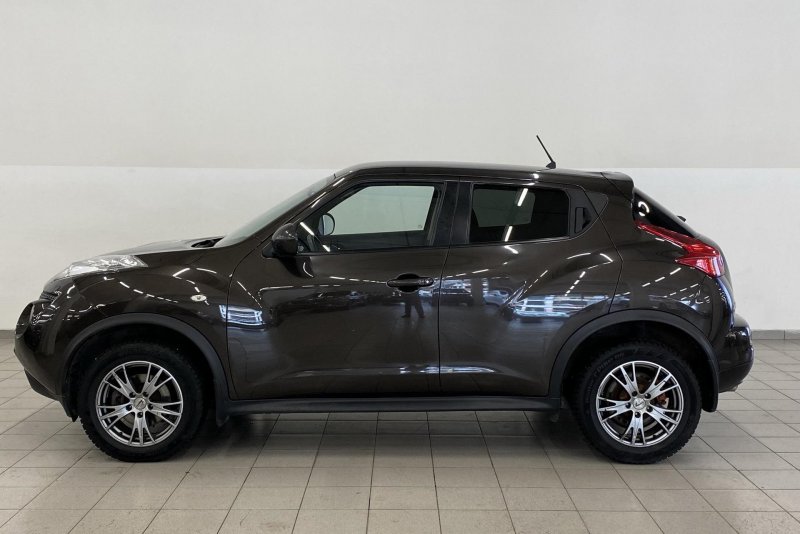 Ниссан Жук первая модель