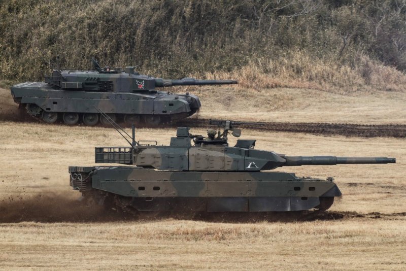 Японский танк Type 10 изнутри