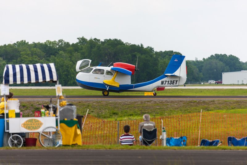 Самолёт Азимут Superjet 100