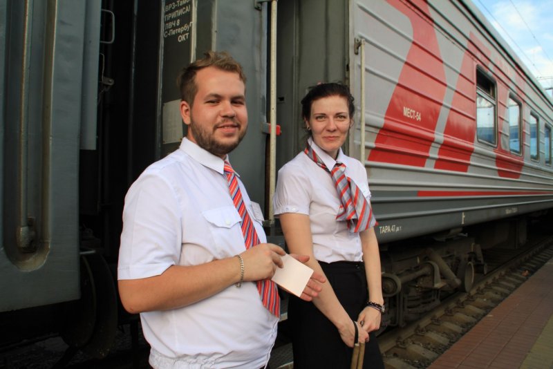 Продиница поезда летом