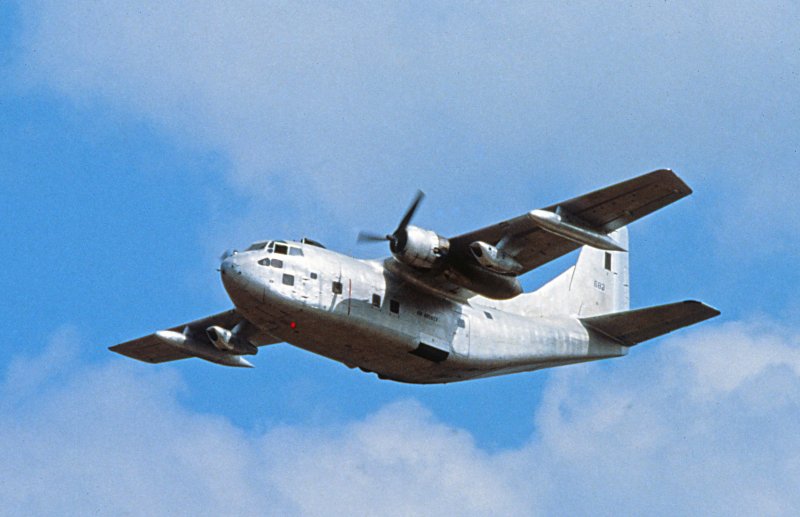 EMB 175