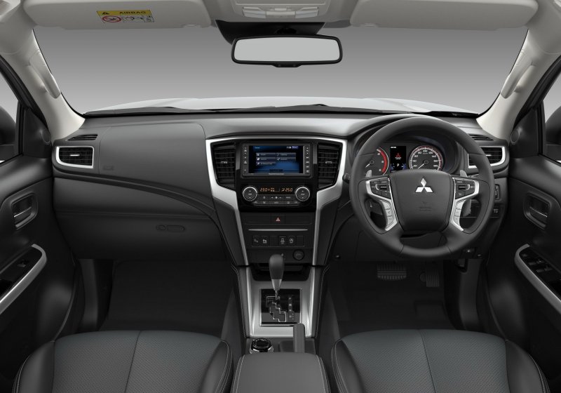 L200 Mitsubishi 2011 с салона