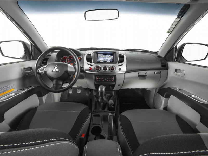Mitsubishi l200 2014 салон