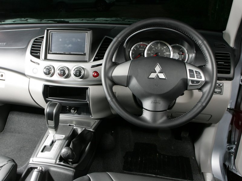 Mitsubishi l200 2019 салон