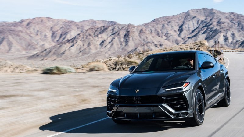 Lamborghini Urus Black