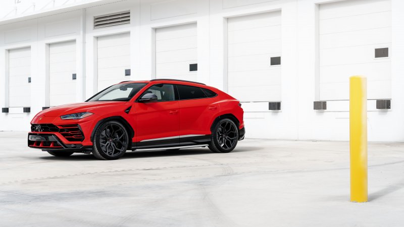 Lamborghini Urus Red