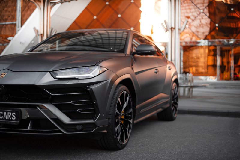 Черный Урус Ламборджини 4к