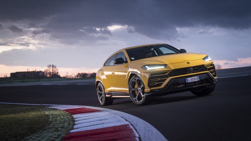 Lamborghini кроссовер Urus