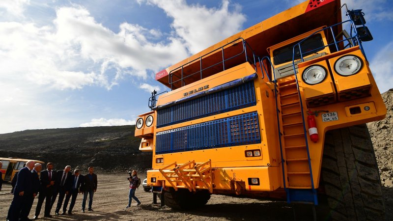 Самосвал карьерный БЕЛАЗ 75306